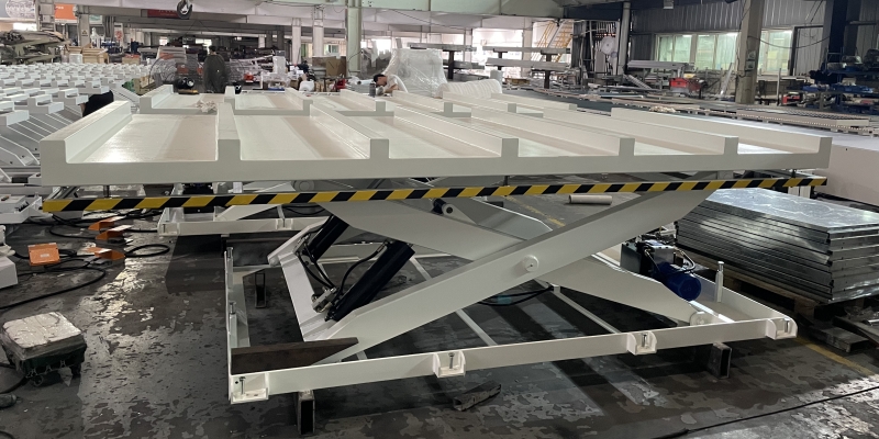 Хидравличен асансьор с 6 позиции на вилица за мебели от панела: Персонализирано решение за пренос на материали